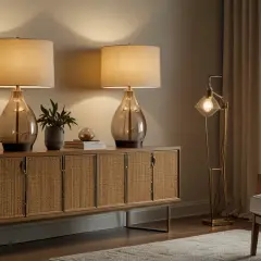 Lampka na komodę: Jakie lampy na komodę do salonu są modne?